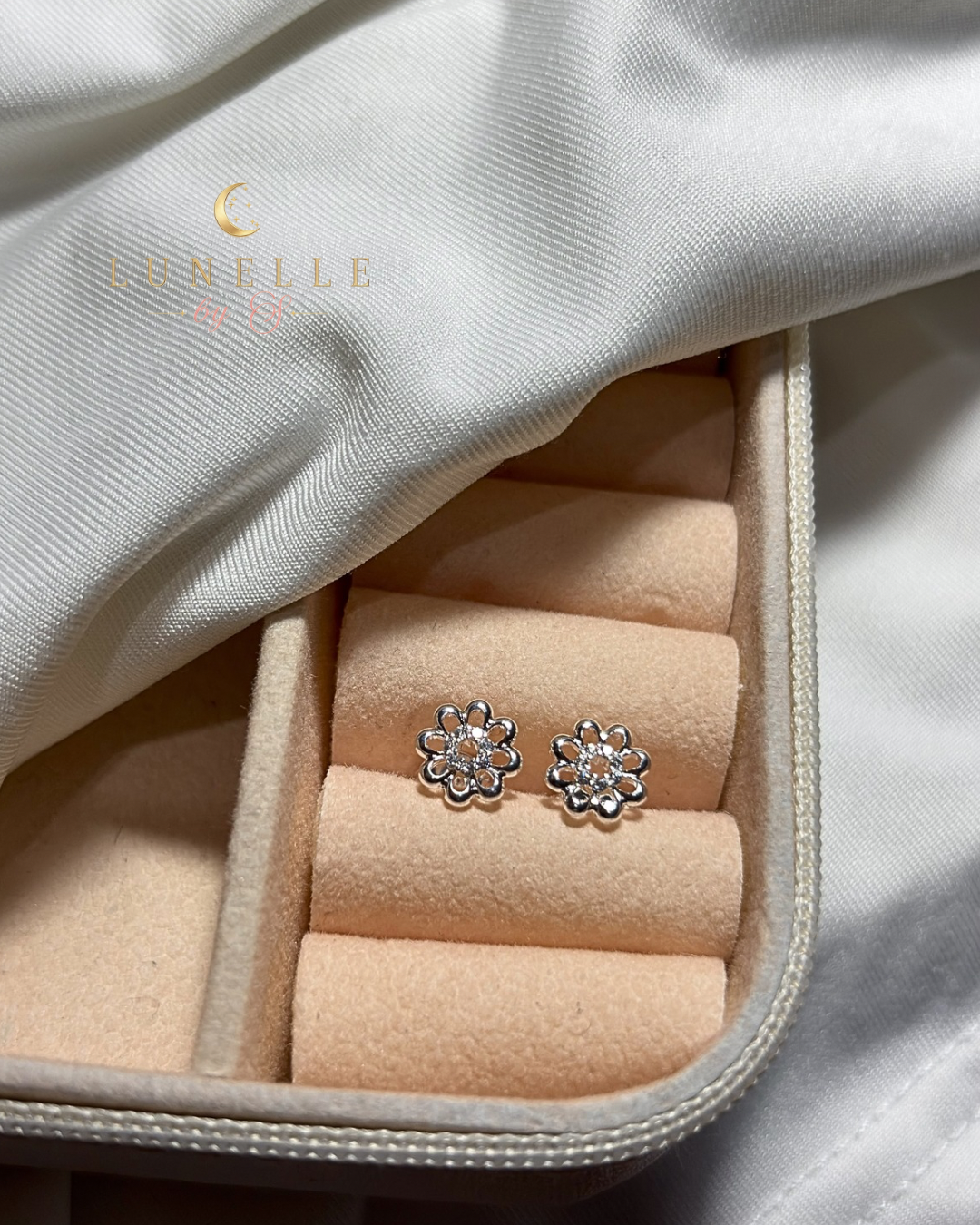 Aros Daisy Bloom • Plata 925