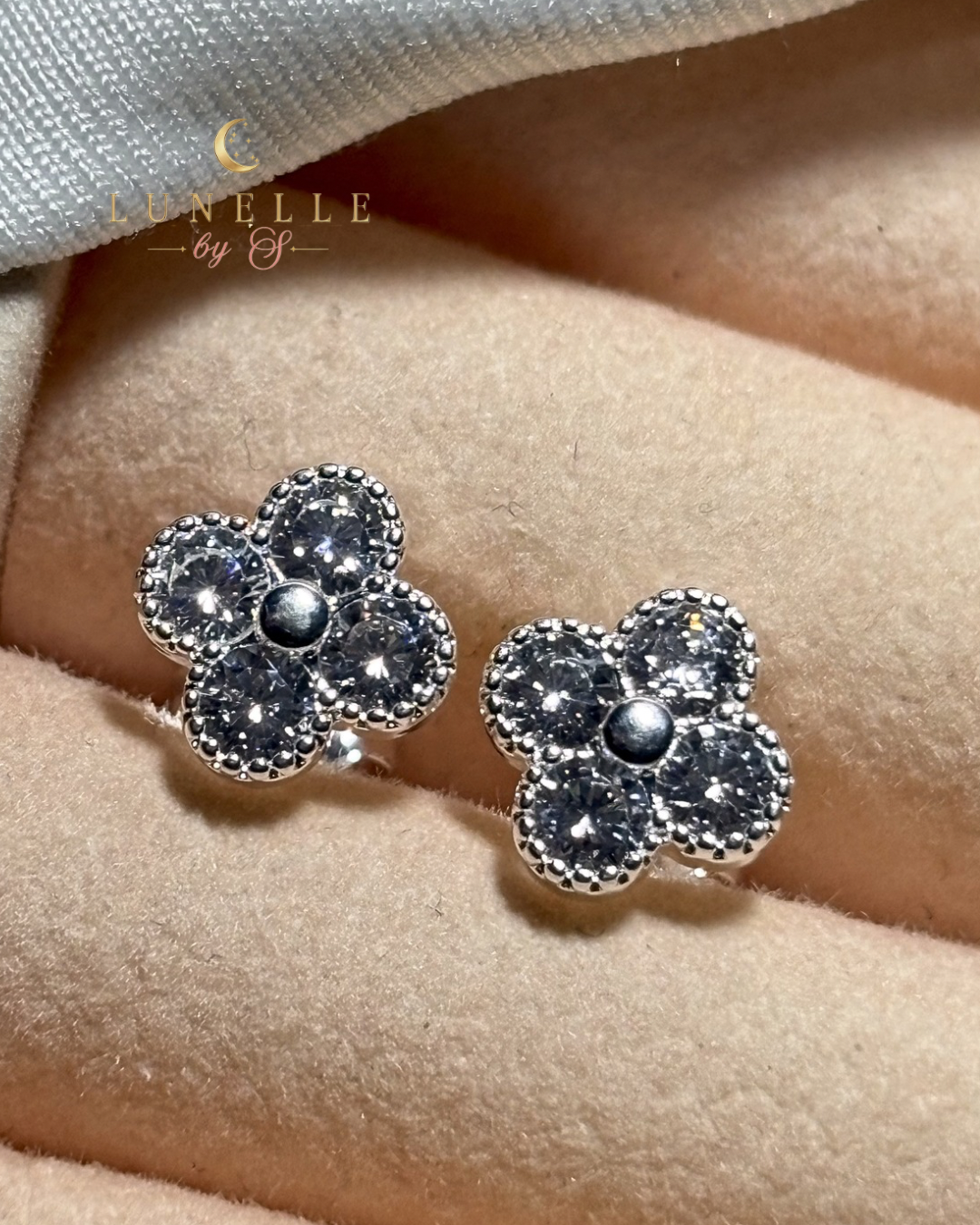 Aros Flor de Cristal • Plata 925